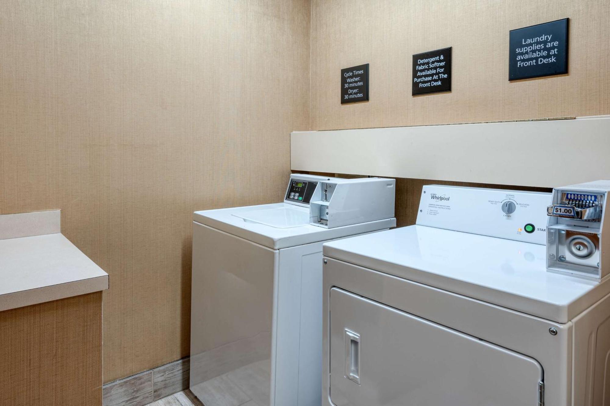 Hampton Inn Baltimore/White Marsh Exterior photo